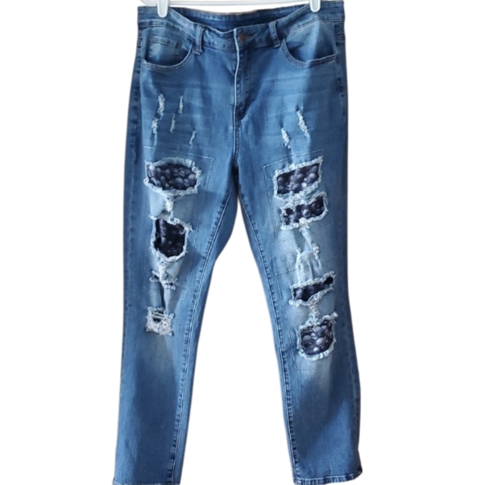Unbranded‎ XL Blue Denim Distressed Jeans With Skull Material